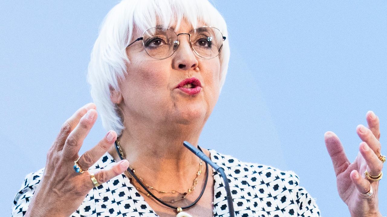 Claudia Roth spricht