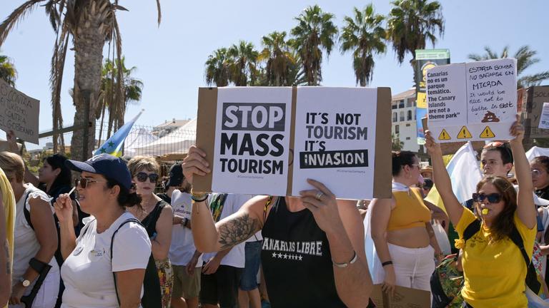 Hundreds Protest Over-Tourism - Tenerife