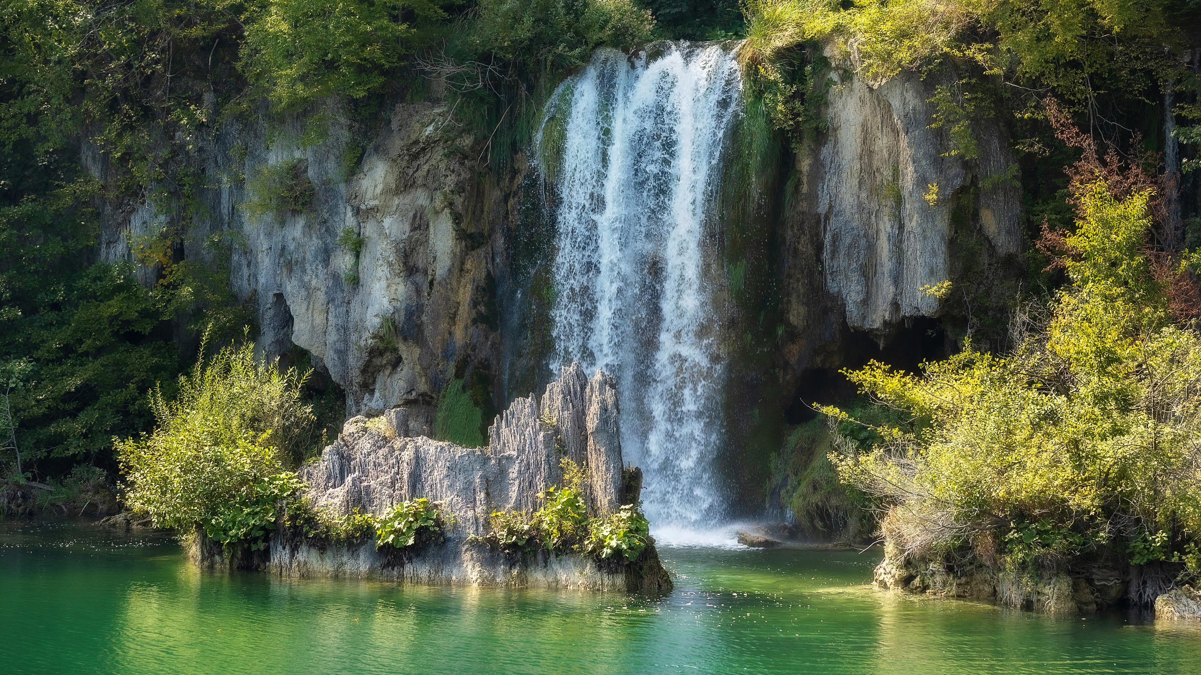 Wasserfall im Nationalpark Plitvicer Seen, Kroatien