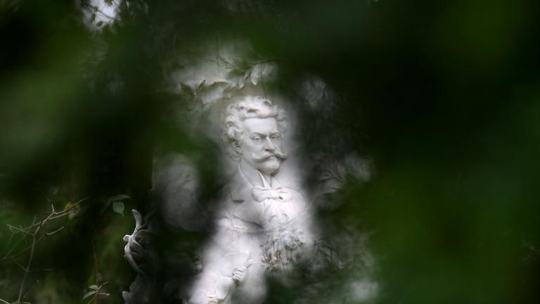 ++ THEMENBILD ++ STRAUSS-JAHR 2025: EHRENGRAB AM WIENER ZENTRALFR