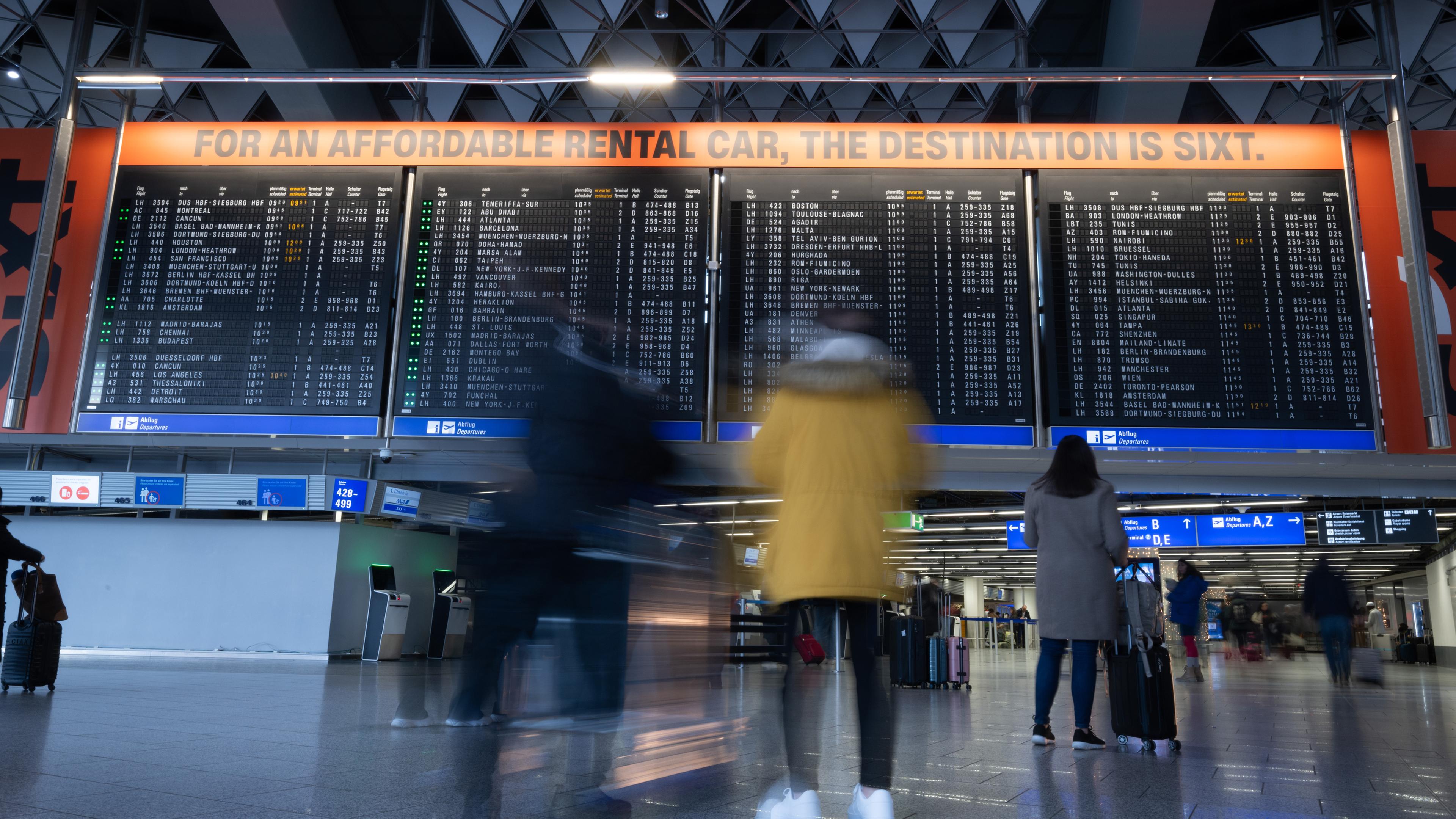 Flughafen erwartet Passagierandrang