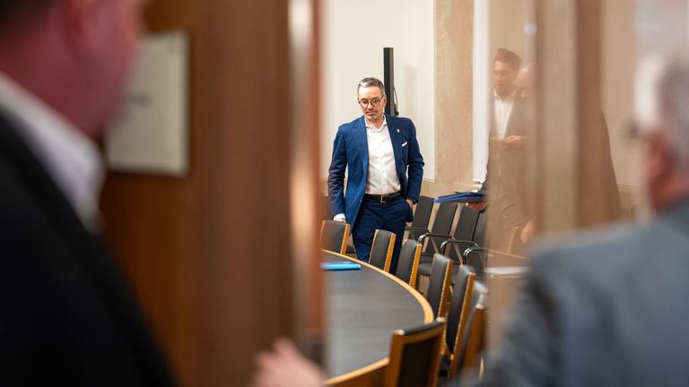 KOALITION - GESPRÄCHE AM NACHMITTAG ODER ABEND, AUSGANG OFFEN: K