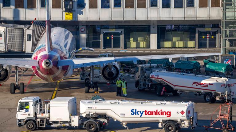 Tankwagen am Flughafen