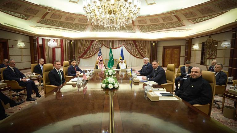 USA und Ukraine treffen sich in Dschidda zu Friedensgesprächen