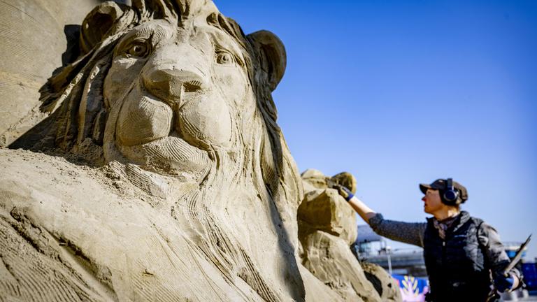 Sand art exhibition returns to Scheveningen boulevard