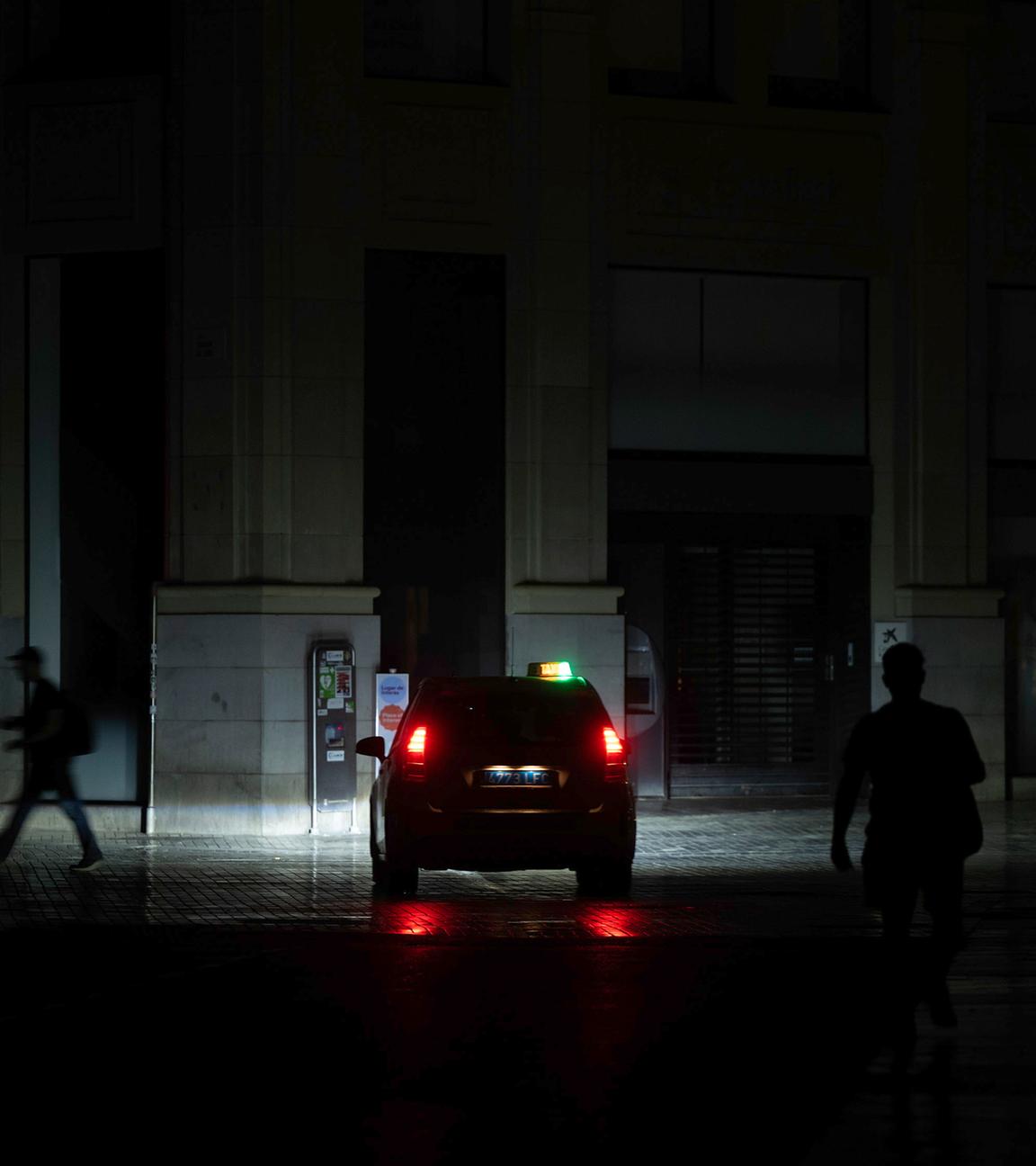 Blackout in Spain leaves Malaga streets in darkness