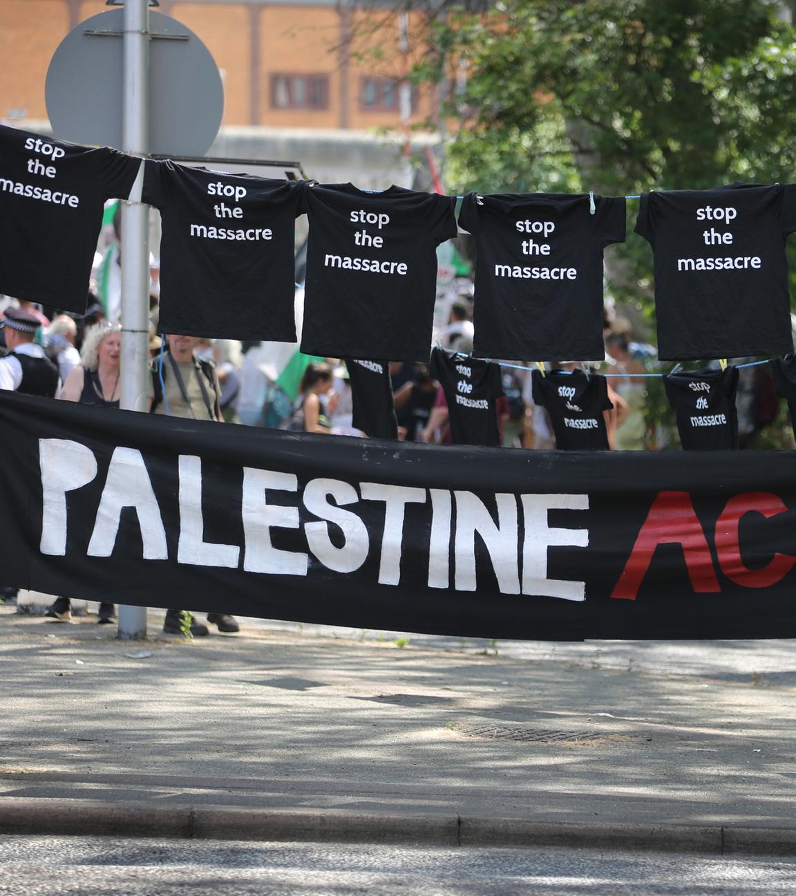 Protest vor dem Woolwich Crown Court: Palestine Action fordert die Freilassung von 18 Angeklagten