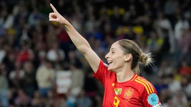 Die Spanierin Esther Gonzalez jubelt nach dem dritten Tor ihrer Mannschaft beim Spiel gegen Italien