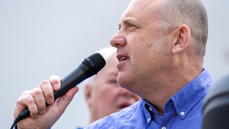 Kundgebung des AfD-Politikers Joachim Paul in Ludwigshafen-Oggersheim