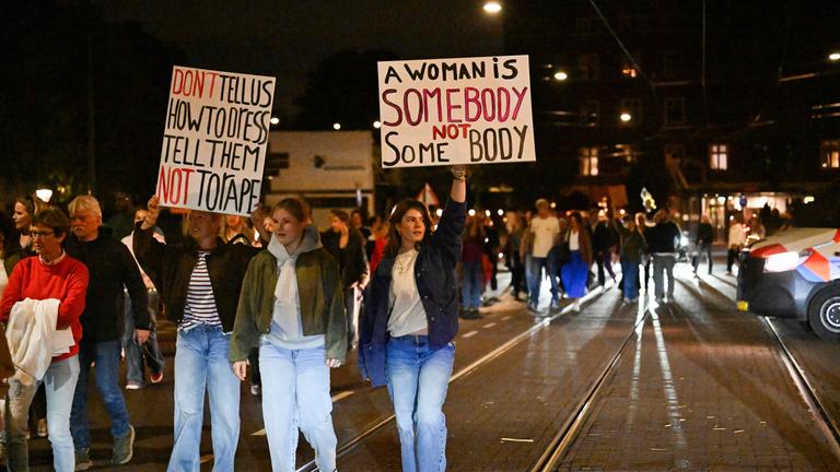 Frauendemo We Claim the Night in Den Haag