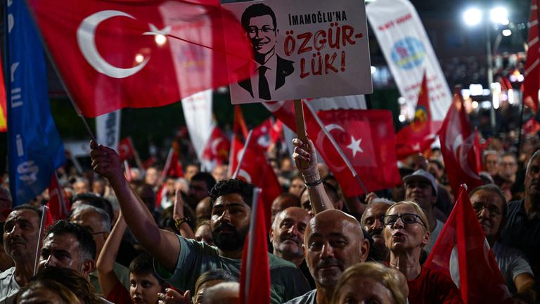 Turkey opposition holds demo after court ousts its Istanbul leadership