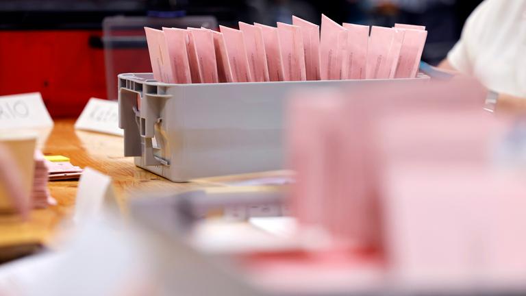 Briefwahlzentrum in Köln zur Kommunalwahl in NRW