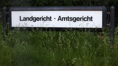 Prozess: Frau täuscht Ehemann eigene Entführung vor