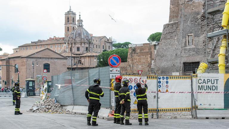 Eine Woche danach: Der eingestürzte Torre dei Conti in Rom