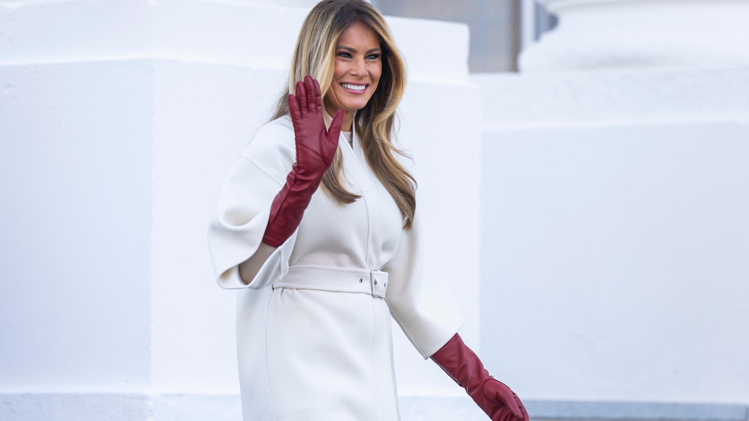 Christmas Tree arrives, kicking off White House holiday season