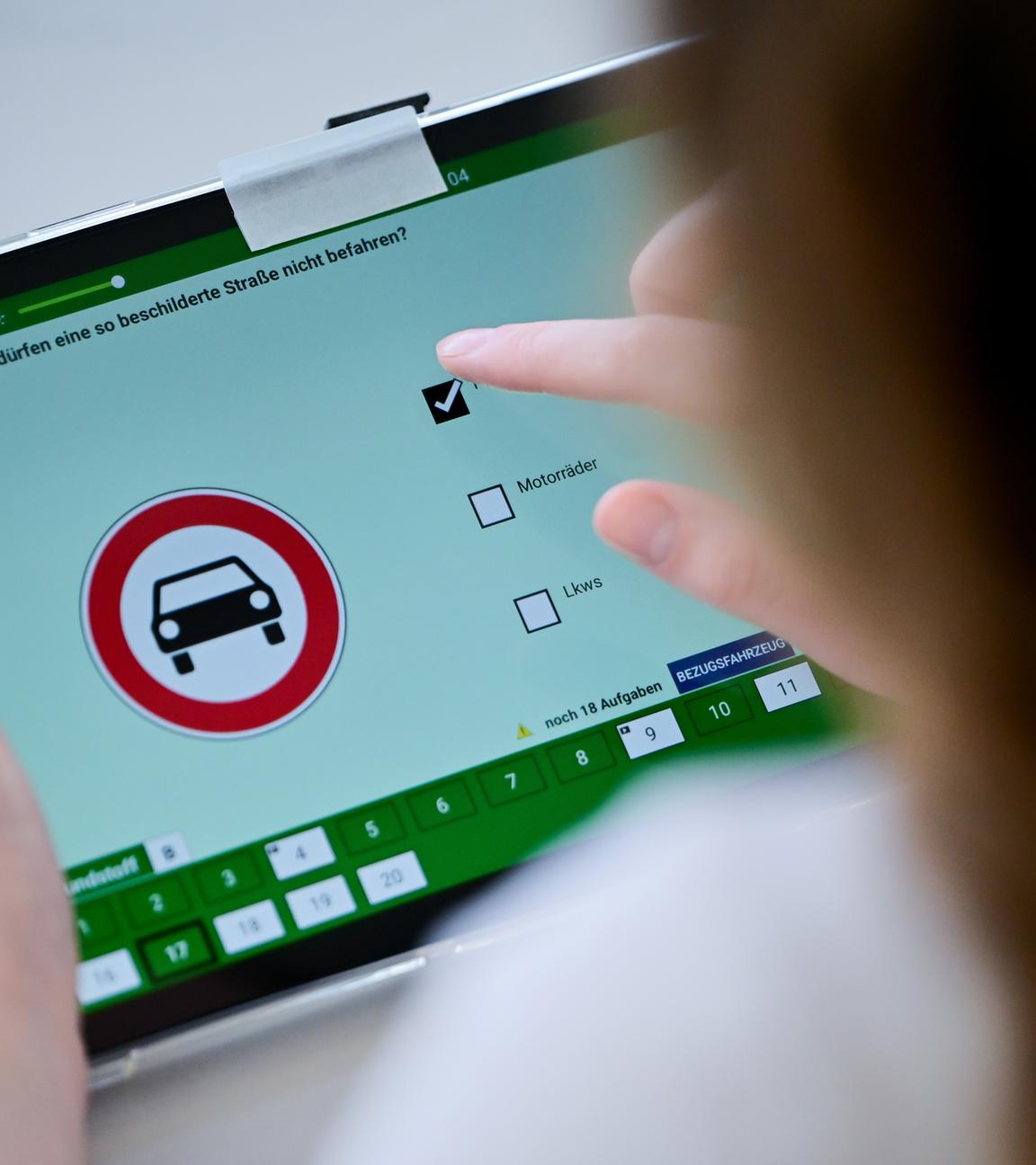 Führerschein-Theorieprüfung - Illustration