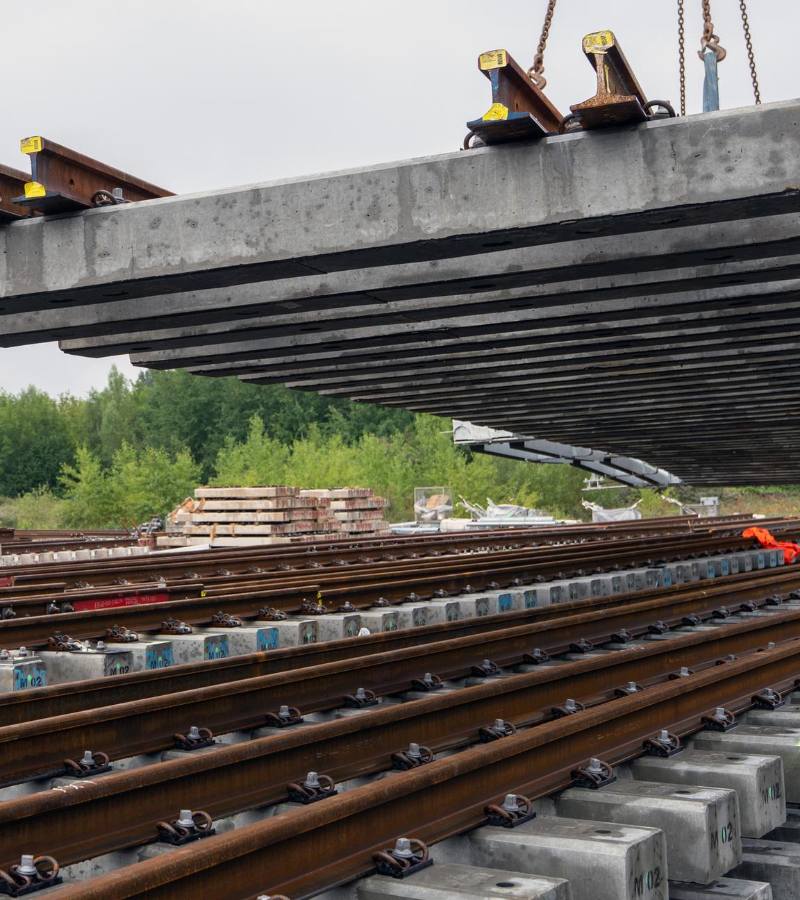 Baumaterial-Lager für Ausbau der Bahnstrecke Berlin - Hamburg
