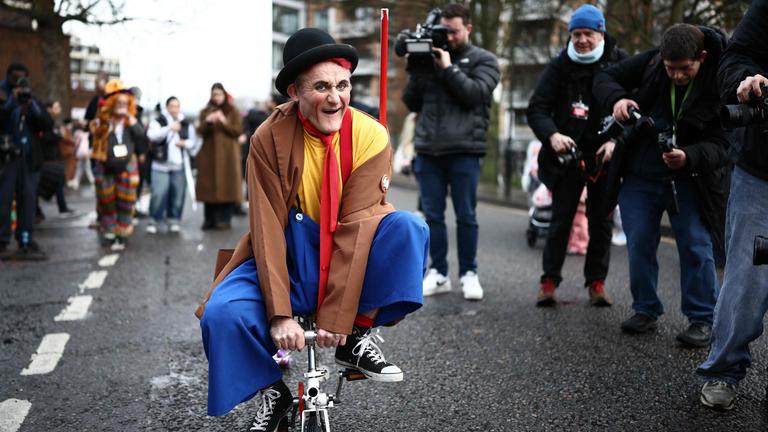 BRITAIN-ENTERTAINMENT-CLOWNS-OFFBEAT