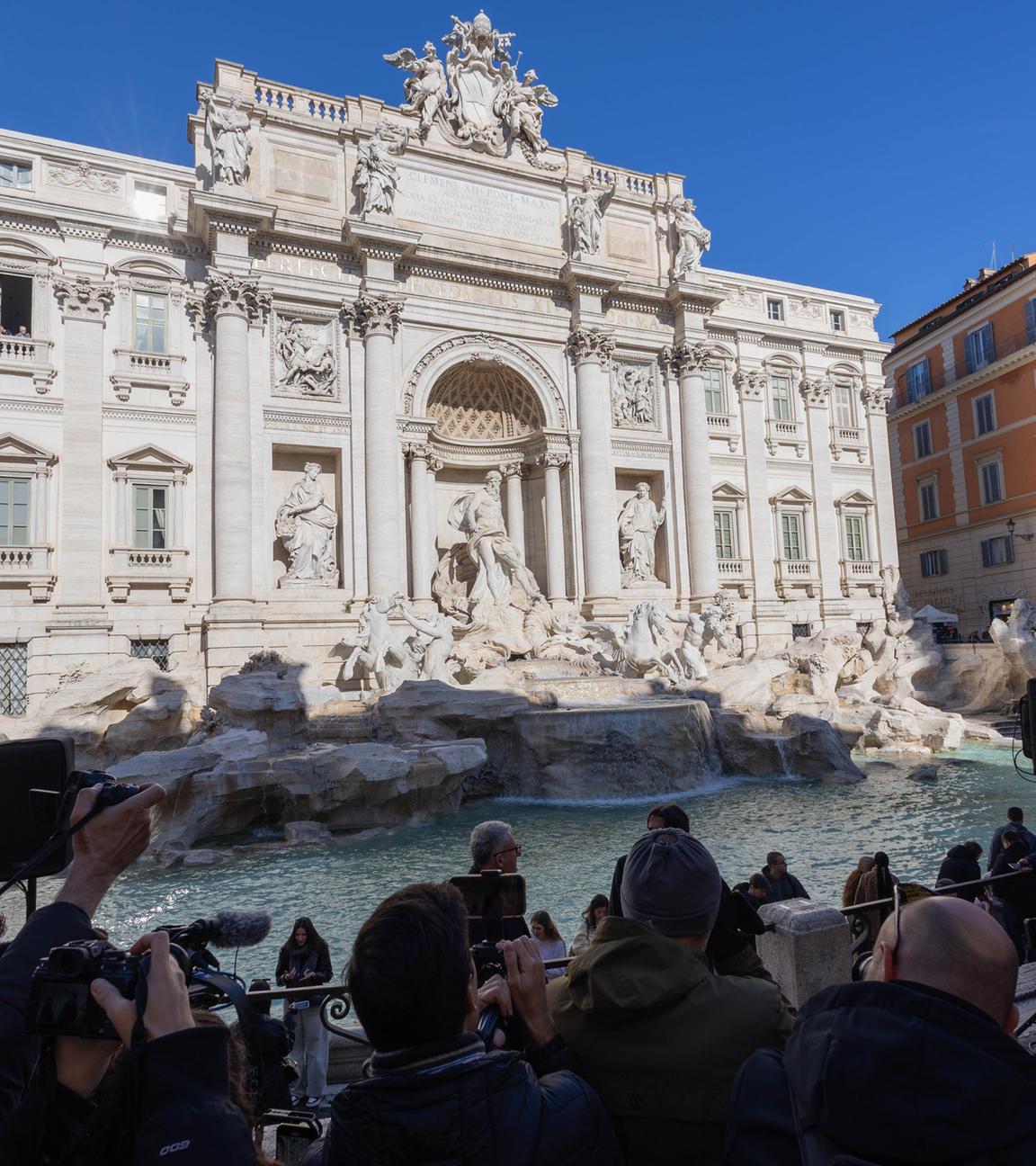 Ab sofort kostenpflichtig: Touristen müssen für den Besuch des Trevi Brunnen in Rom Eintritt zahlen