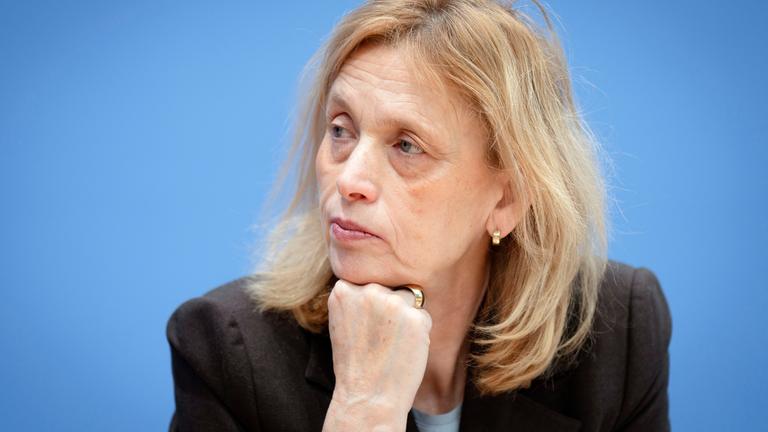 Bundespressekonferenz  zur Vorstellung der Dunkelfeldstudie zur Gewaltbetroffenheit in Deutschland in Berlin