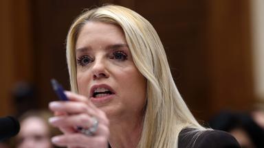 Fünf Stunden Epstein-Kreuzverhör: Wie es für Pam Bondi lief