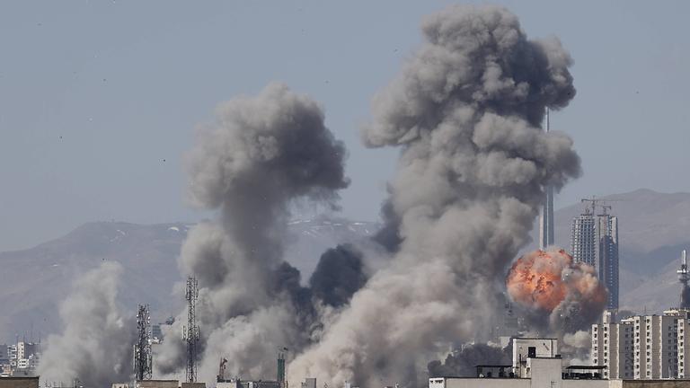 Explosionen nach Raketenangriff auf Teheran