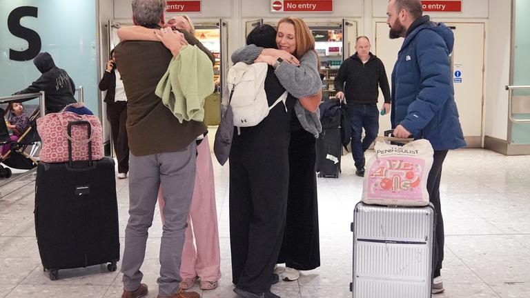 Iran-Krieg - Ankunft von Reisenden