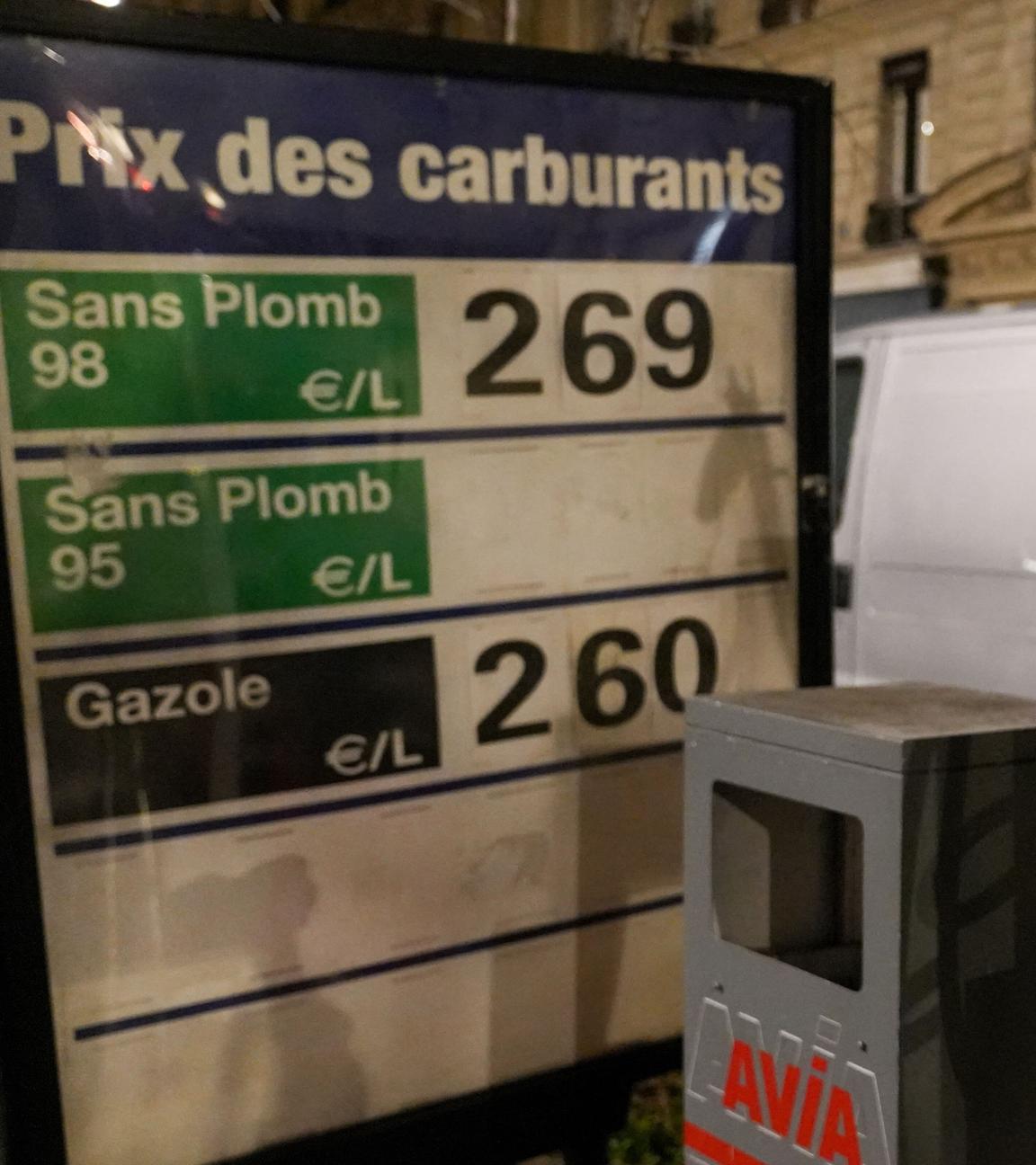 Dieselpreis-Rekord: An der teuersten Tankstelle in Paris kostet ein Liter Diesel aktuell 2,60 €