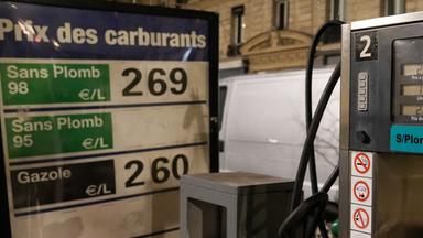 Dieselpreis-Rekord: An der teuersten Tankstelle in Paris kostet ein Liter Diesel aktuell 2,60 €