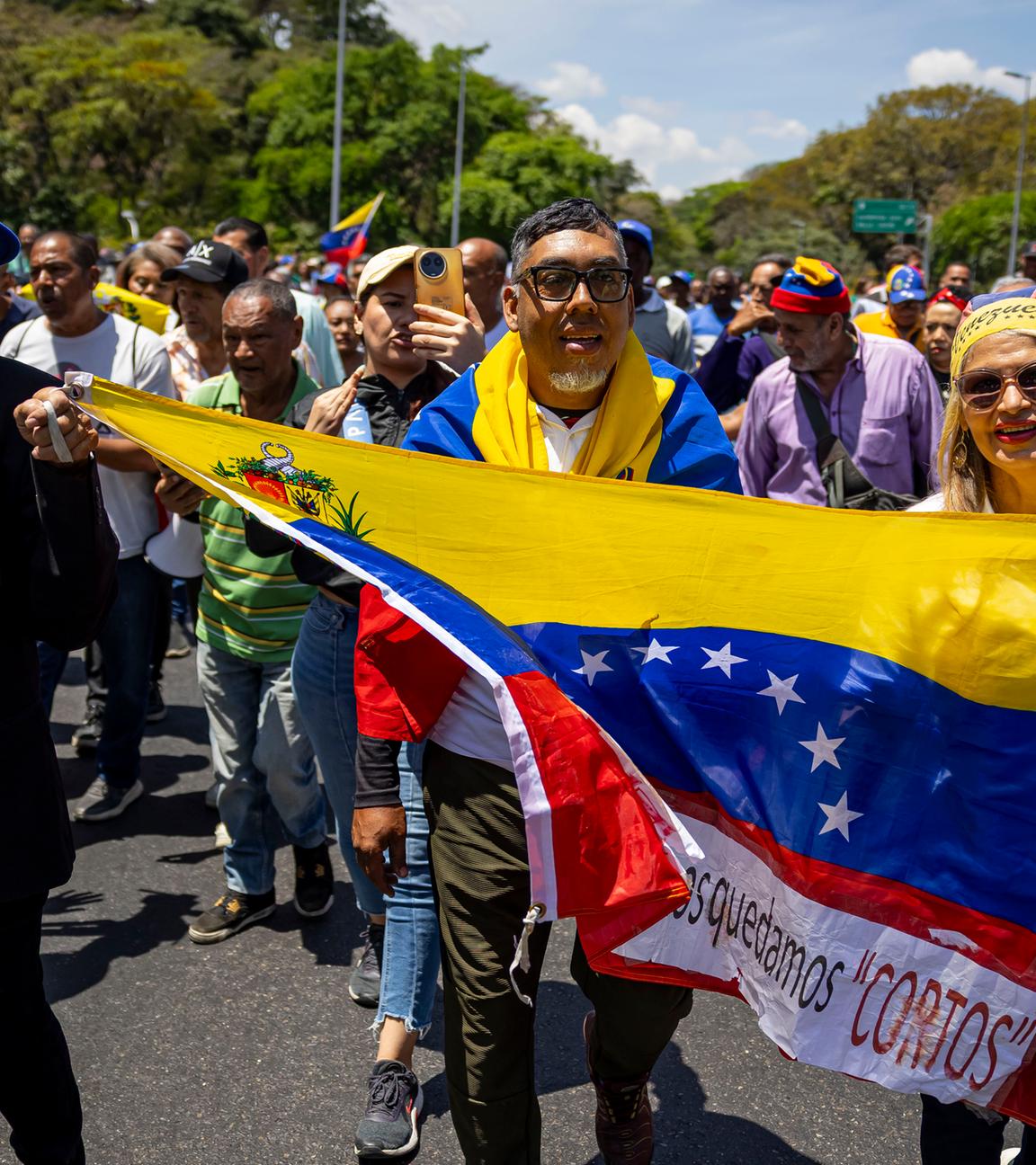 Venezuelan workers protest over wages in Caracas