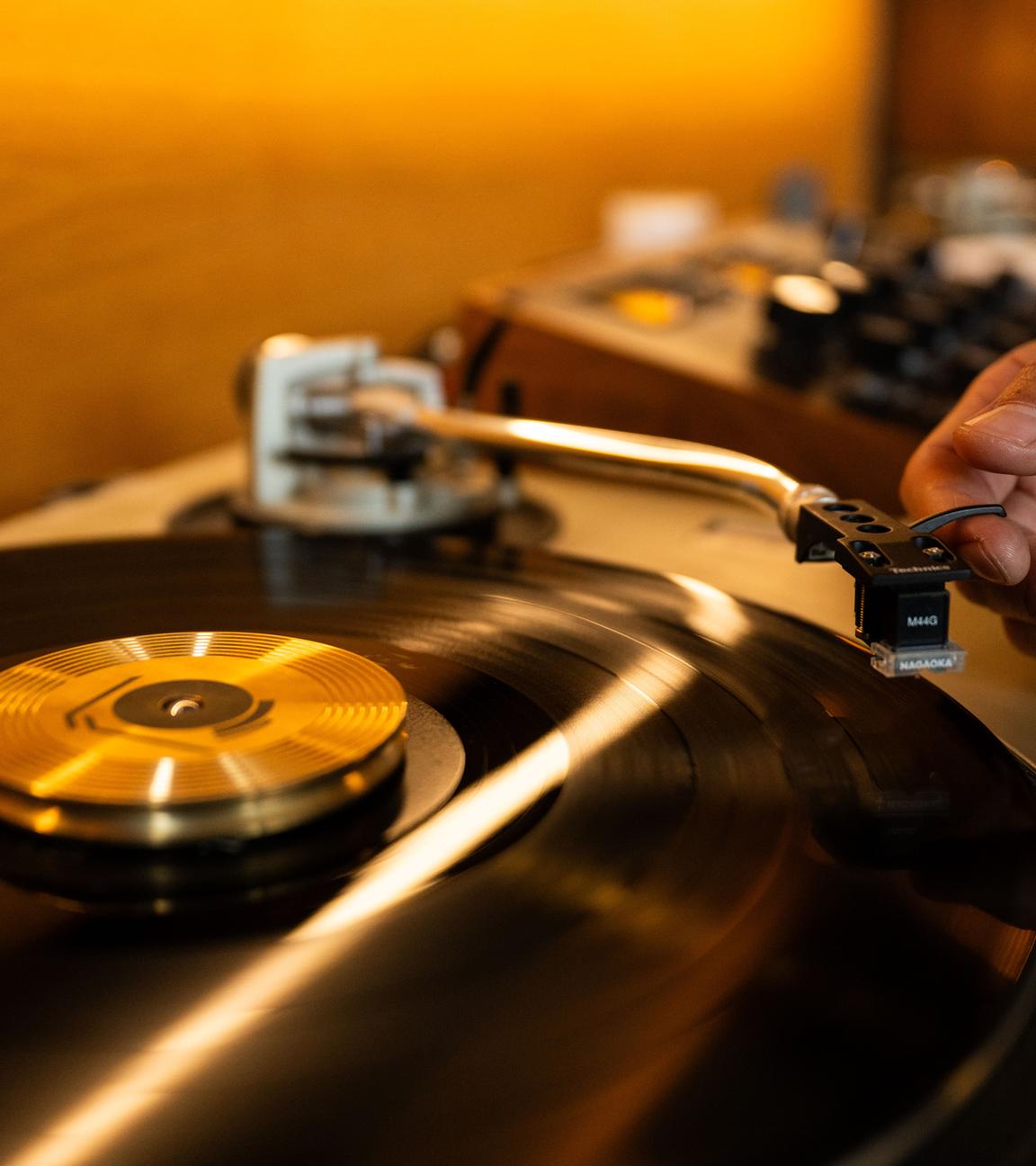 Listening Bar "Unkompress"