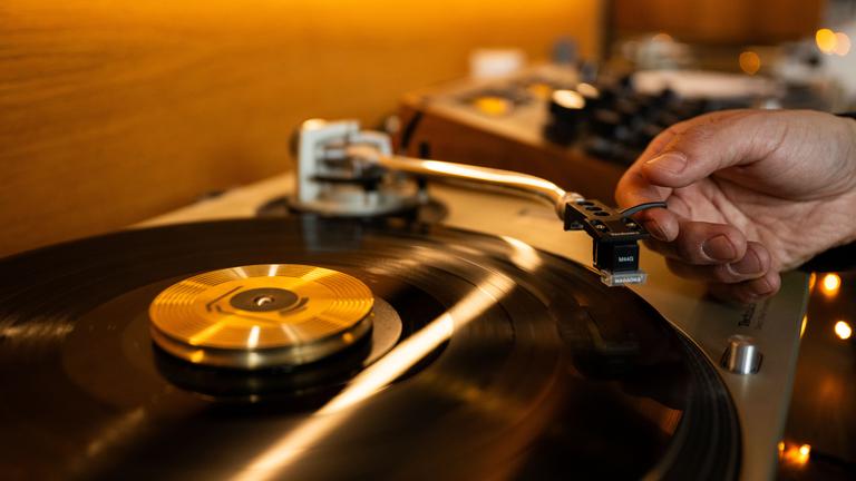 Listening Bar "Unkompress"