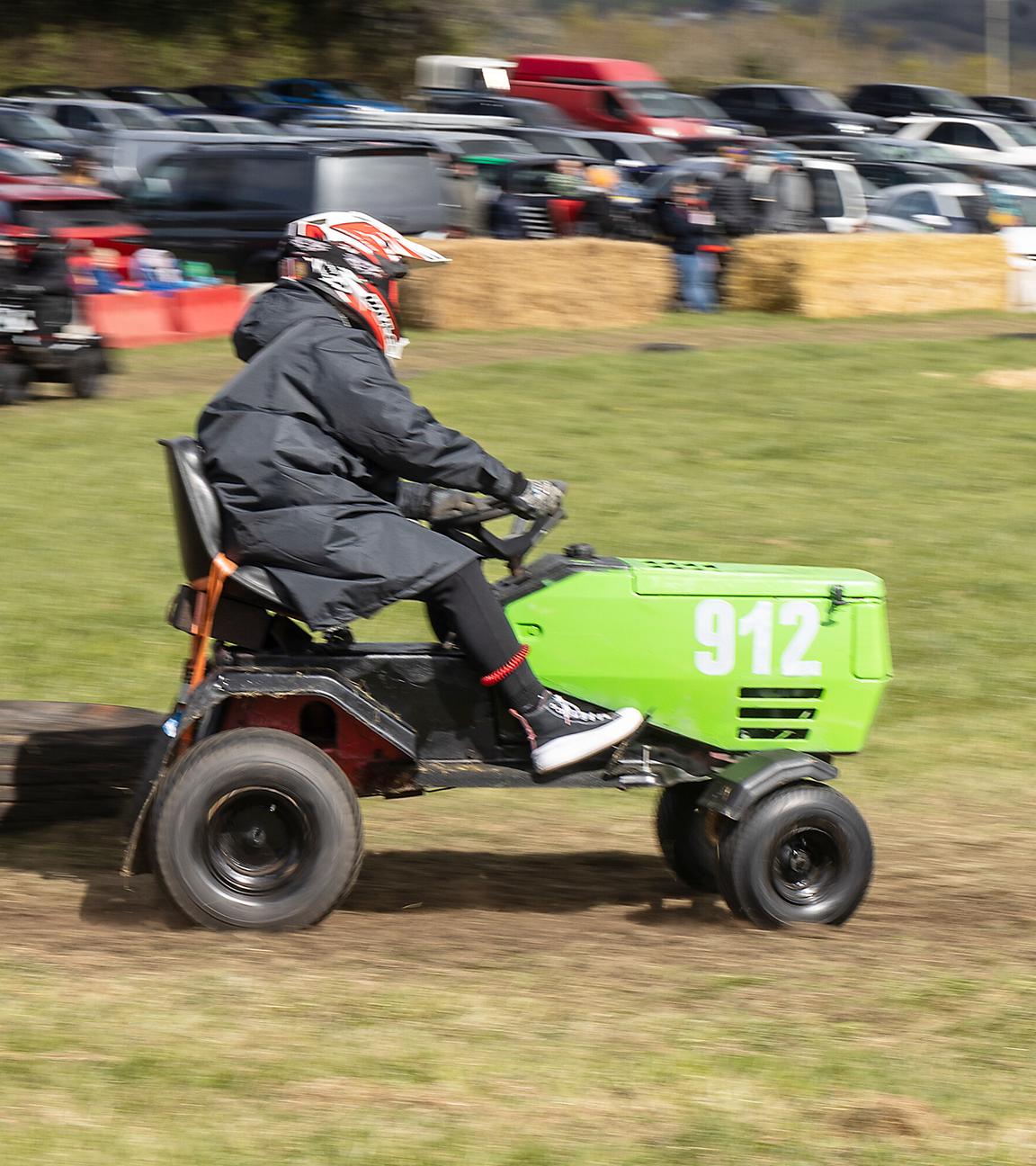 Rasenmäher-Rennen "Mower Mayhem" in Devon