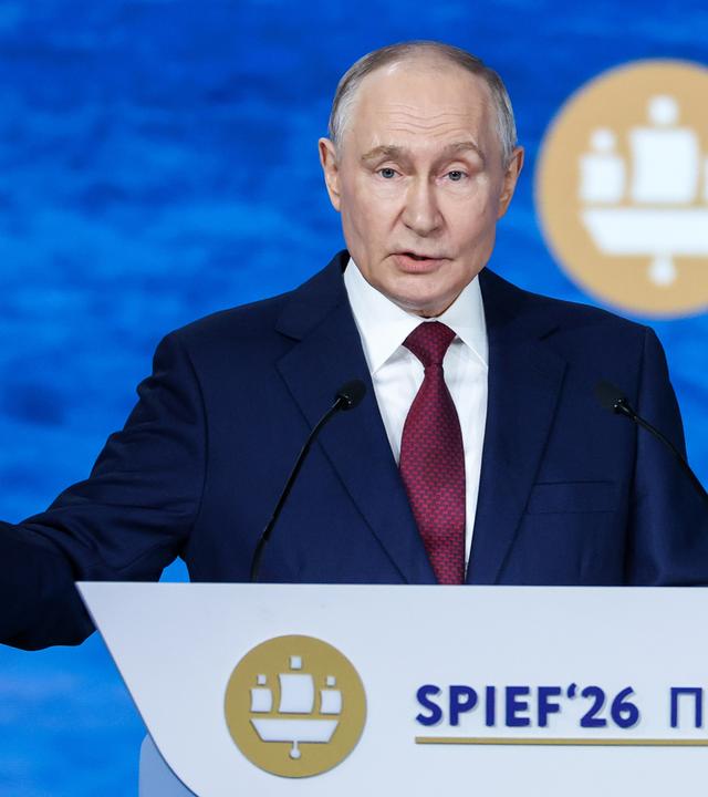 2026 St Petersburg International Economic Forum: Präsident Putin auf einer Plenarsitzung