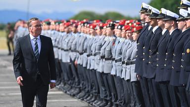 Boris Pistorius beim Tag der Bundeswehr in Neubiberg