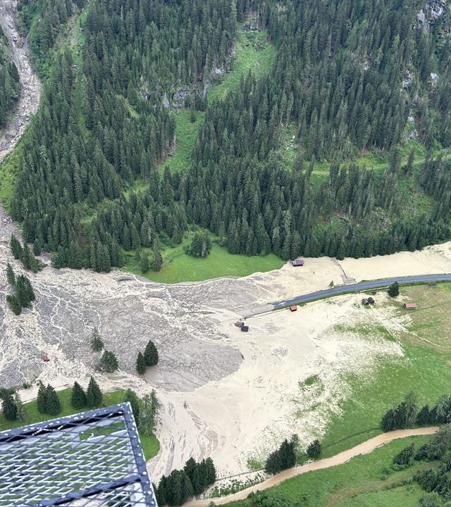 Muren in Tirol: Rund 200 Menschen werden aus Tal geflogen