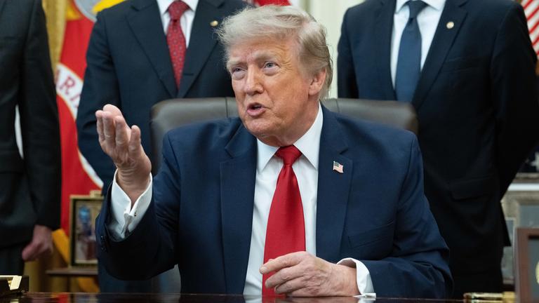 US President Trump signs an executive order on Utah monuments