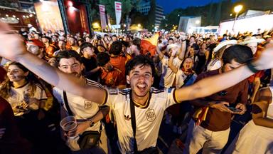 Spain fans celebrate World Cup final qualification in Madrid