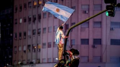 FIFA WM 2026: Argentinische Fans feiern den Sieg ihrer Mannschaft in Argentinien