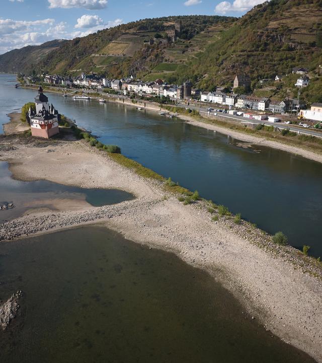 Niedrigwasser am Rhein