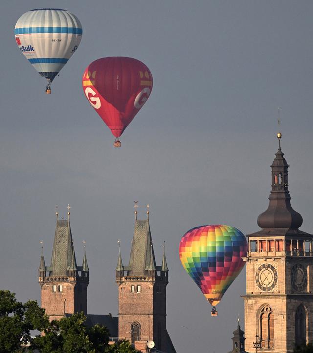 Heißluftballons bei der Veranstaltung Balloon Sky 2026 in Hradec Králové