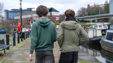 Zwei britische Jugendliche