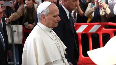 Papst Leo XIV. wird ins Gemelli-Krankenhaus eingeliefert