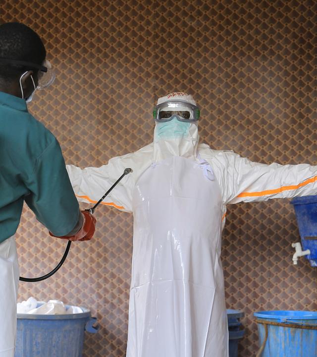 Photos show Congos fight against Ebola as cases surpass 10,000