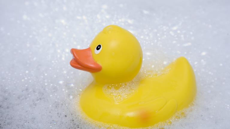 Quietscheentchen im Badeschaum