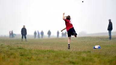Boßeln: Ostfrieslands härtester Volkssport