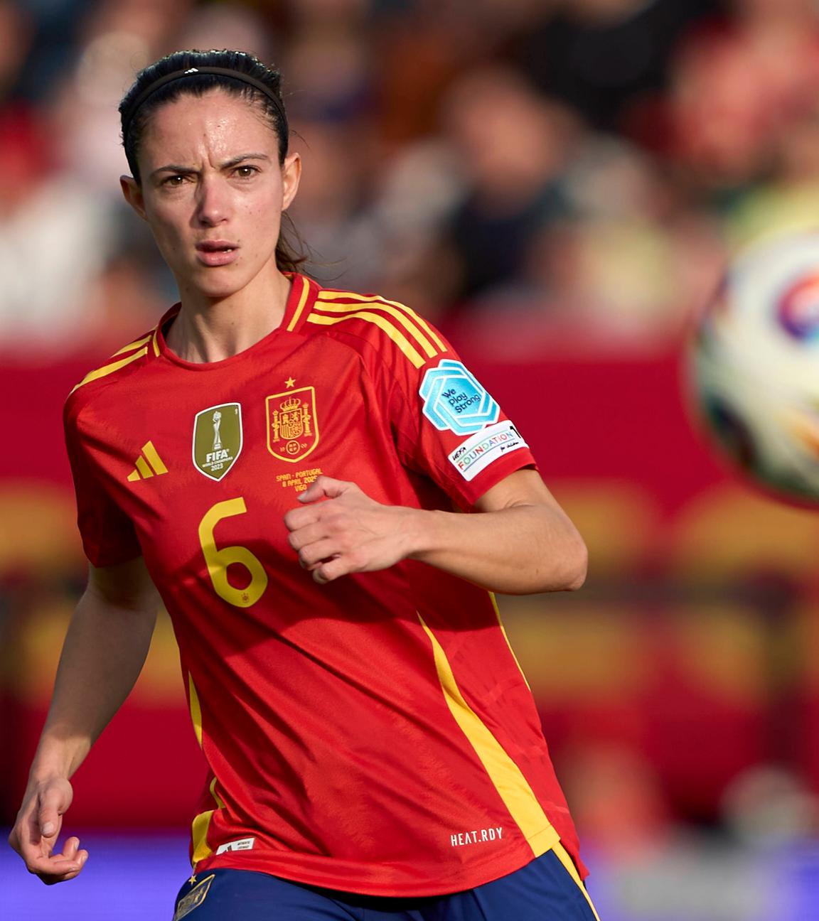 Aitana Bonmati aus Spanien schaut während des Spiels.