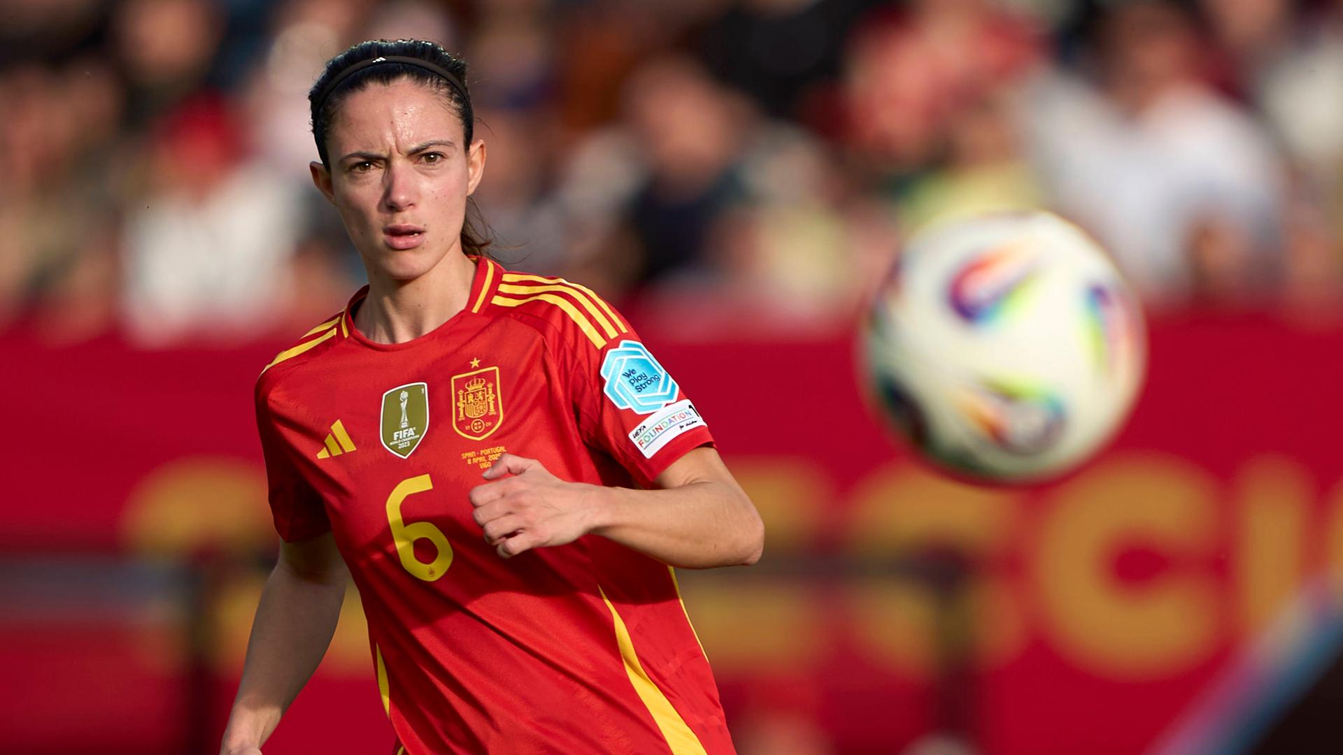 Aitana Bonmati aus Spanien schaut während des Spiels.