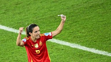 Aitana Bonmati bejubelt im EM-Halbfinale gegen Deutschland ihr Tor.