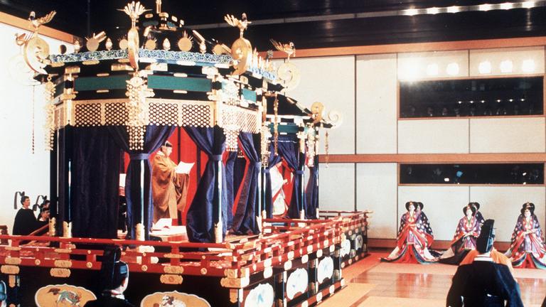 Kaiser Akihito bestieg Chrysanthementhron (12.11.1990)